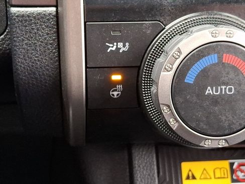 Certified 2025 Toyota 4Runner TRD Off-Road image 23