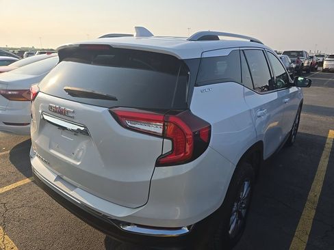 Used 2022 GMC Terrain SLT FWD image 4