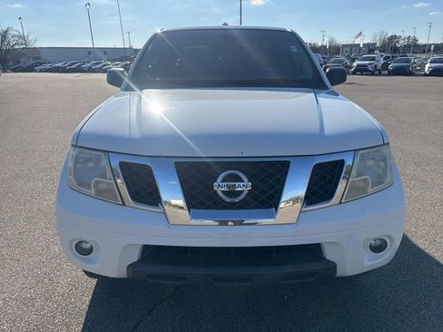 Used 2015 Nissan Frontier SV w/ SV Value Truck Package image 8