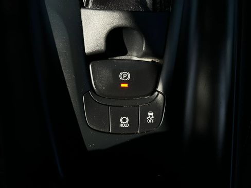 Used 2018 Toyota C-HR XLE FWD image 27