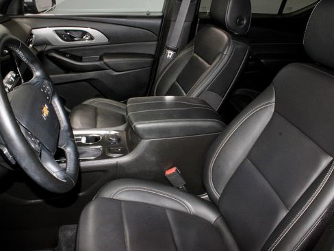 Used 2023 Chevrolet Traverse LT FWD image 25