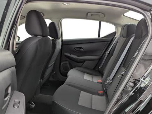 Used 2025 Nissan Sentra SV image 17