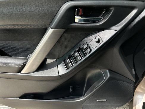 Used 2015 Subaru Forester 2.5i Limited image 8