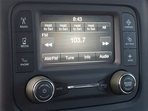 Used 2024 RAM 2500 Tradesman w/ Chrome Appearance Group image 15