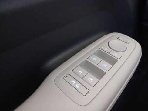 Used 2026 Hyundai Santa Fe SEL FWD image 19
