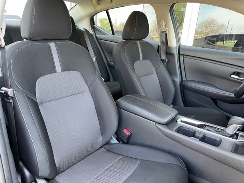 Used 2025 Nissan Sentra SV image 34