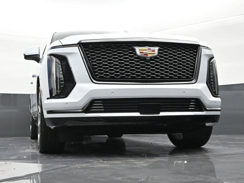 Certified 2026 Cadillac Escalade ESV Platinum Sport AWD/4WD image 27