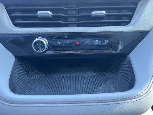 New 2025 Ford Explorer Active w/ Active Comfort Package image 6