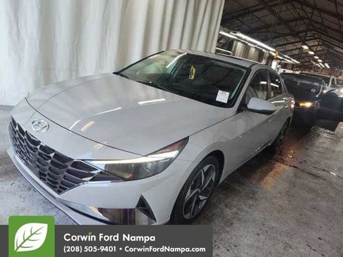 Used 2022 Hyundai Elantra SEL FWD image 1