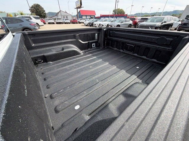 Used 2022 Jeep Gladiator Mojave w/ Cold Weather Group AWD/4WD image 21