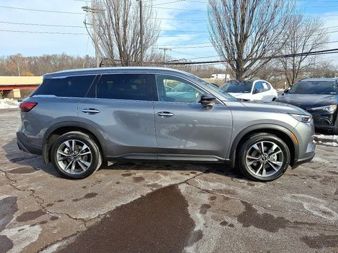 Certified 2025 INFINITI QX60 Luxe image 7