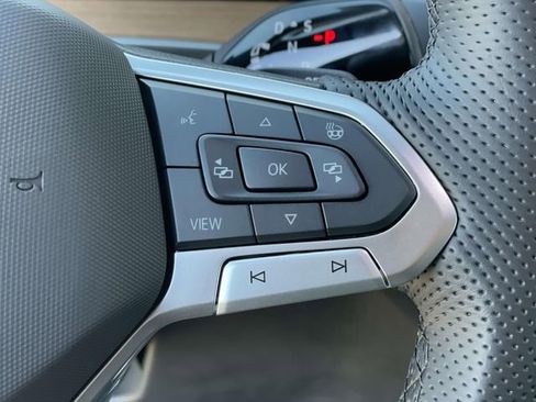 New 2026 Volkswagen Tiguan SEL R-Line image 9