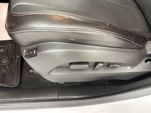 Used 2017 Chevrolet Equinox Premier w/ Enhanced Convenience Package AWD/4WD image 21