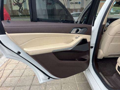 Used 2019 BMW X7 xDrive40i w/ Premium Package AWD/4WD image 30