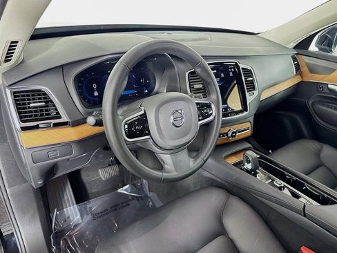 Used 2024 Volvo XC90 B6 Plus w/ Protection Package image 10