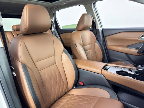 Used 2024 Nissan Rogue Platinum w/ Platinum Premium Package image 38