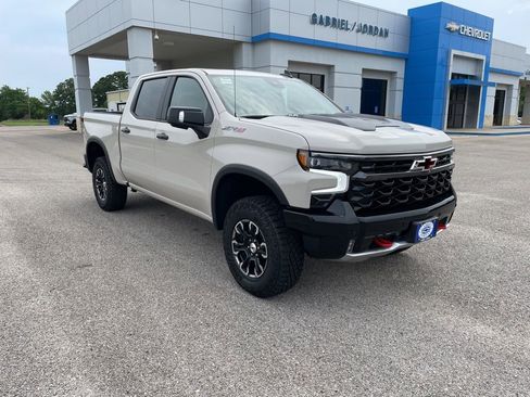 New 2026 Chevrolet Silverado 1500 ZR2 w/ LPO, Dark Essentials Package AWD/4WD image 7
