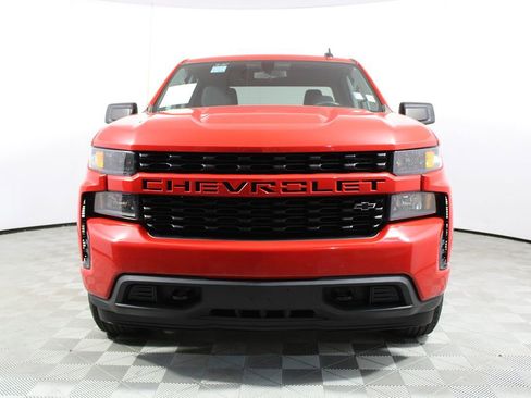 Used 2022 Chevrolet Silverado 1500 Custom image 2