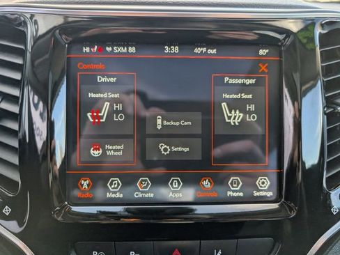 Used 2022 Jeep Cherokee Limited image 5