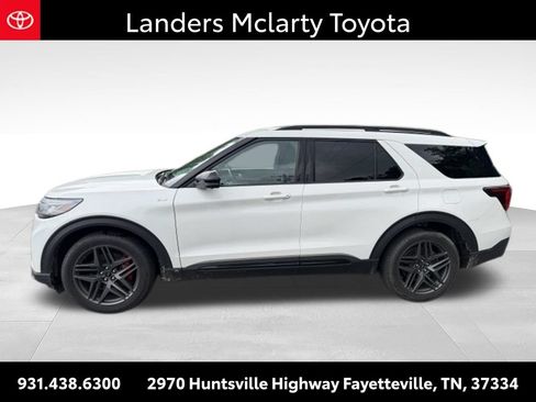 Used 2025 Ford Explorer ST-Line w/ Premium Package RWD image 2