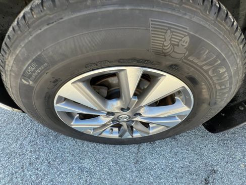 Used 2016 Nissan Murano SV w/ Premium Package image 29