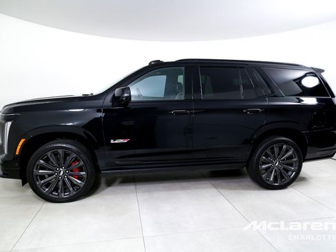 Used 2025 Cadillac Escalade V AWD/4WD image 5