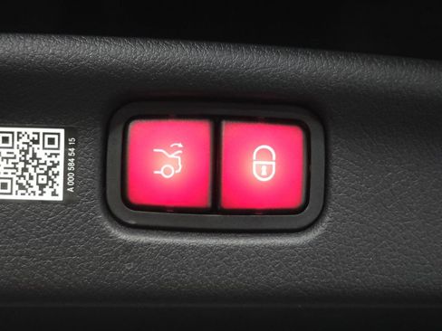 Certified 2026 Mercedes-Benz C 300 4MATIC Sedan image 28