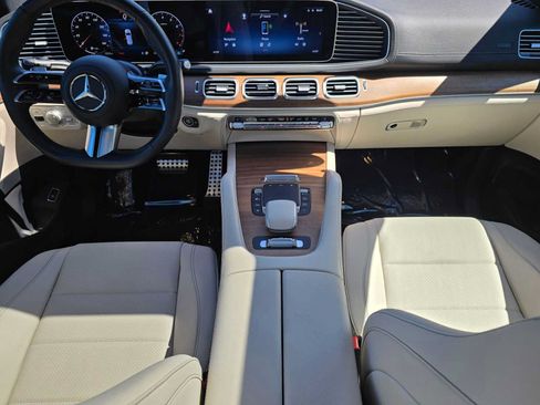 Used 2024 Mercedes-Benz GLS 450 4MATIC image 21