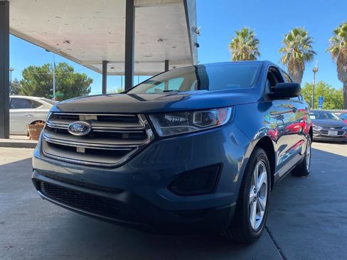 Used 2018 Ford Edge SE image 2