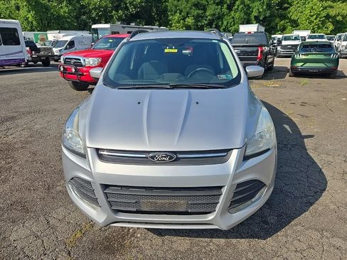 Used 2016 Ford Escape SE w/ Equipment Group 201A AWD/4WD image 2