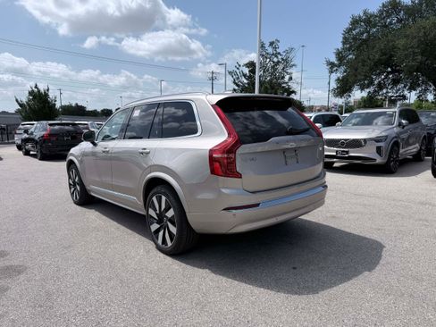Certified 2024 Volvo XC90 T8 Plus w/ Protection Package Premier AWD/4WD image 4