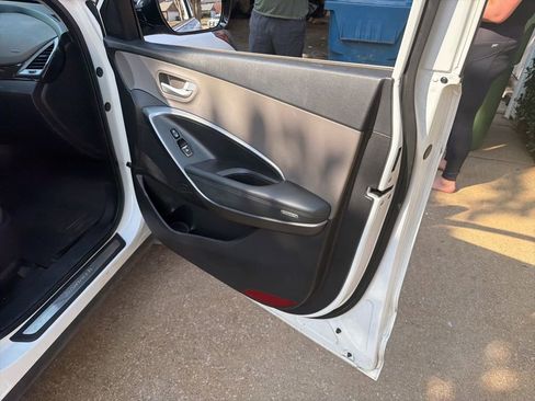 Used 2017 Hyundai Santa Fe Sport image 16