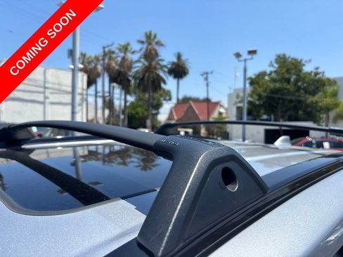 Used 2022 Toyota RAV4 XLE w/ Convenience Package AWD/4WD image 4