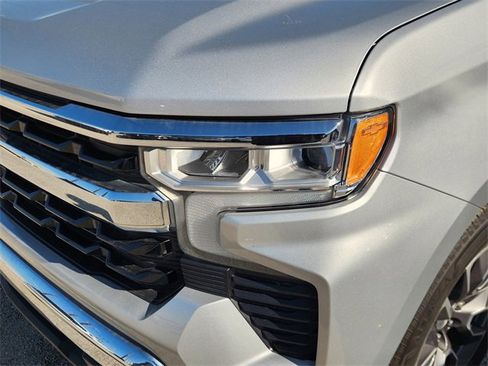 Used 2022 Chevrolet Silverado 1500 LT image 6