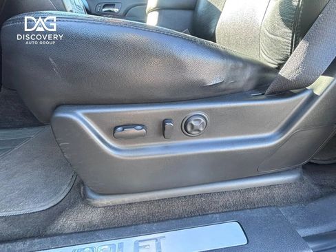 Used 2011 Chevrolet Avalanche LTZ AWD/4WD image 8