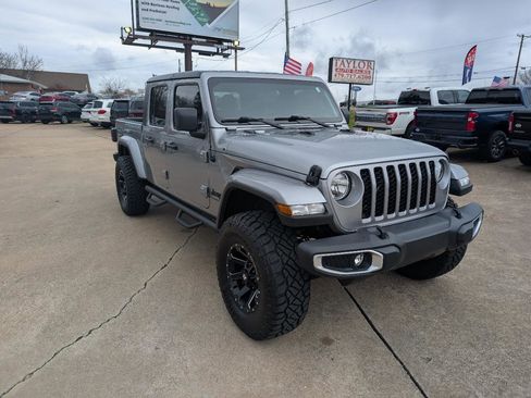 Used 2020 Jeep Gladiator Sport w/ Quick Order Package 24S image 3
