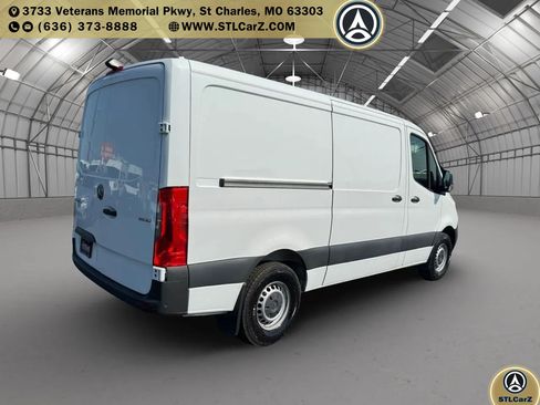 Used 2022 Mercedes-Benz Sprinter 1500 image 3