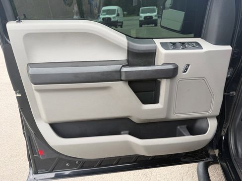 Used 2017 Ford F150 XL w/ Equipment Group 101A Mid AWD/4WD image 30