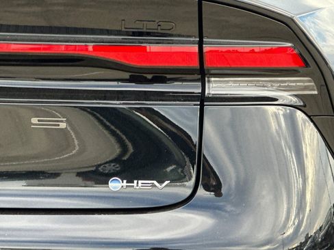 New 2026 Toyota Prius Limited image 38