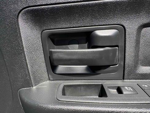 Used 2017 RAM 1500 Express AWD/4WD image 32