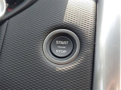 Used 2024 Land Rover Discovery Dynamic SE image 29