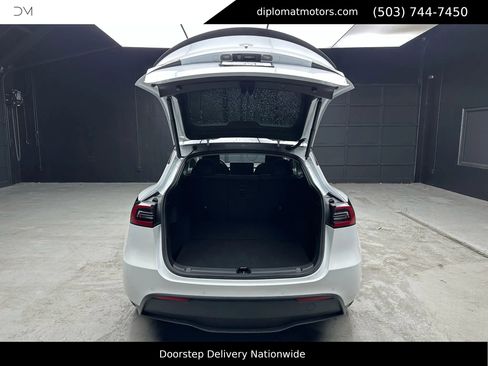 Used 2022 Tesla Model Y Performance image 39