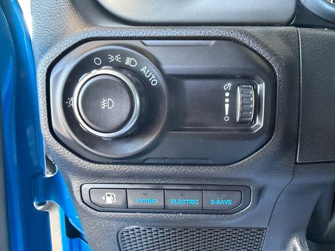 Used 2023 Jeep Wrangler Unlimited AWD/4WD image 18