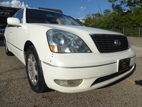 Used 2001 Lexus LS 430 image 2