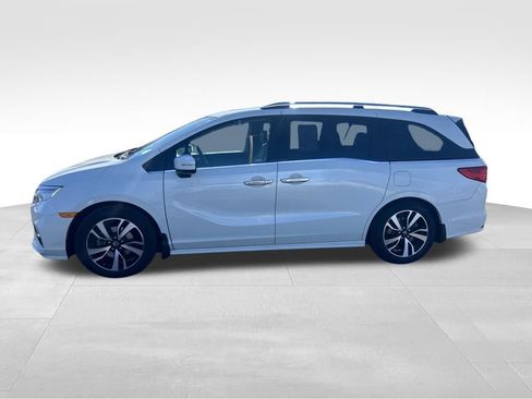 Used 2018 Honda Odyssey Elite image 2