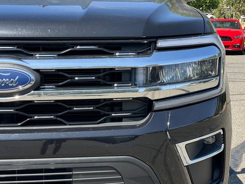 Used 2023 Ford Expedition Limited image 48