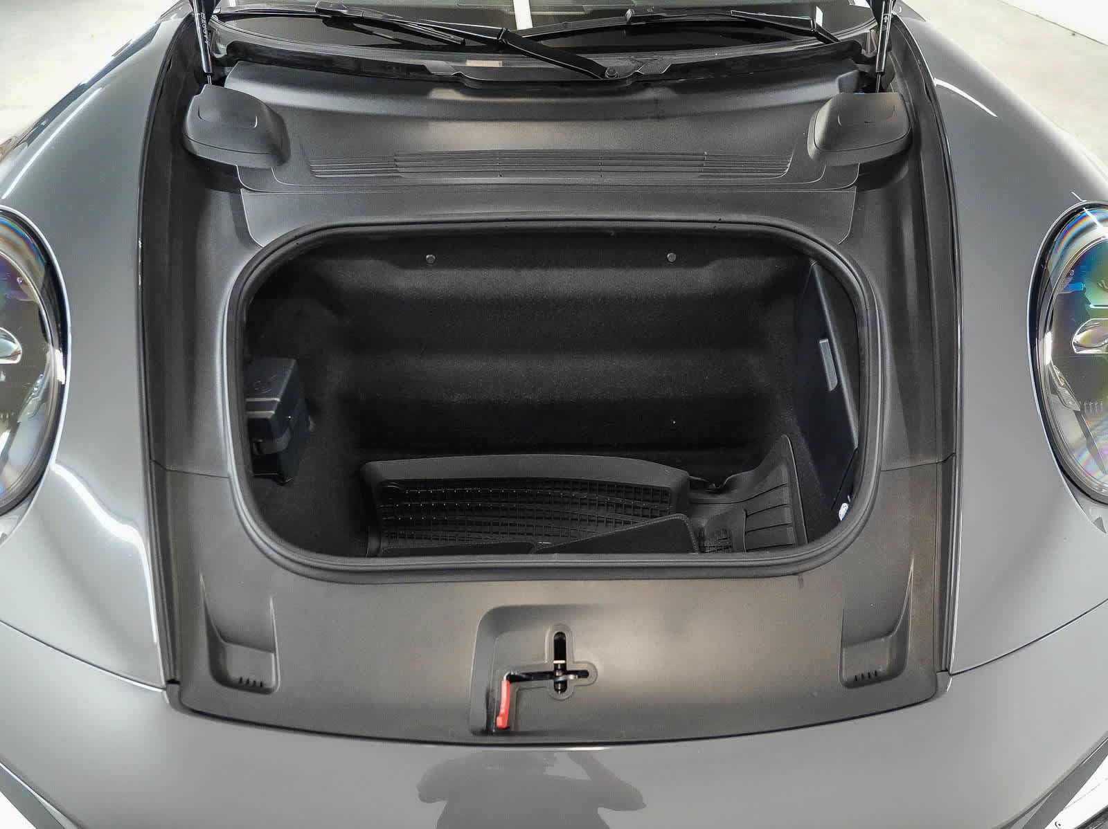 Certified 2025 Porsche 911 Carrera RWD image 30