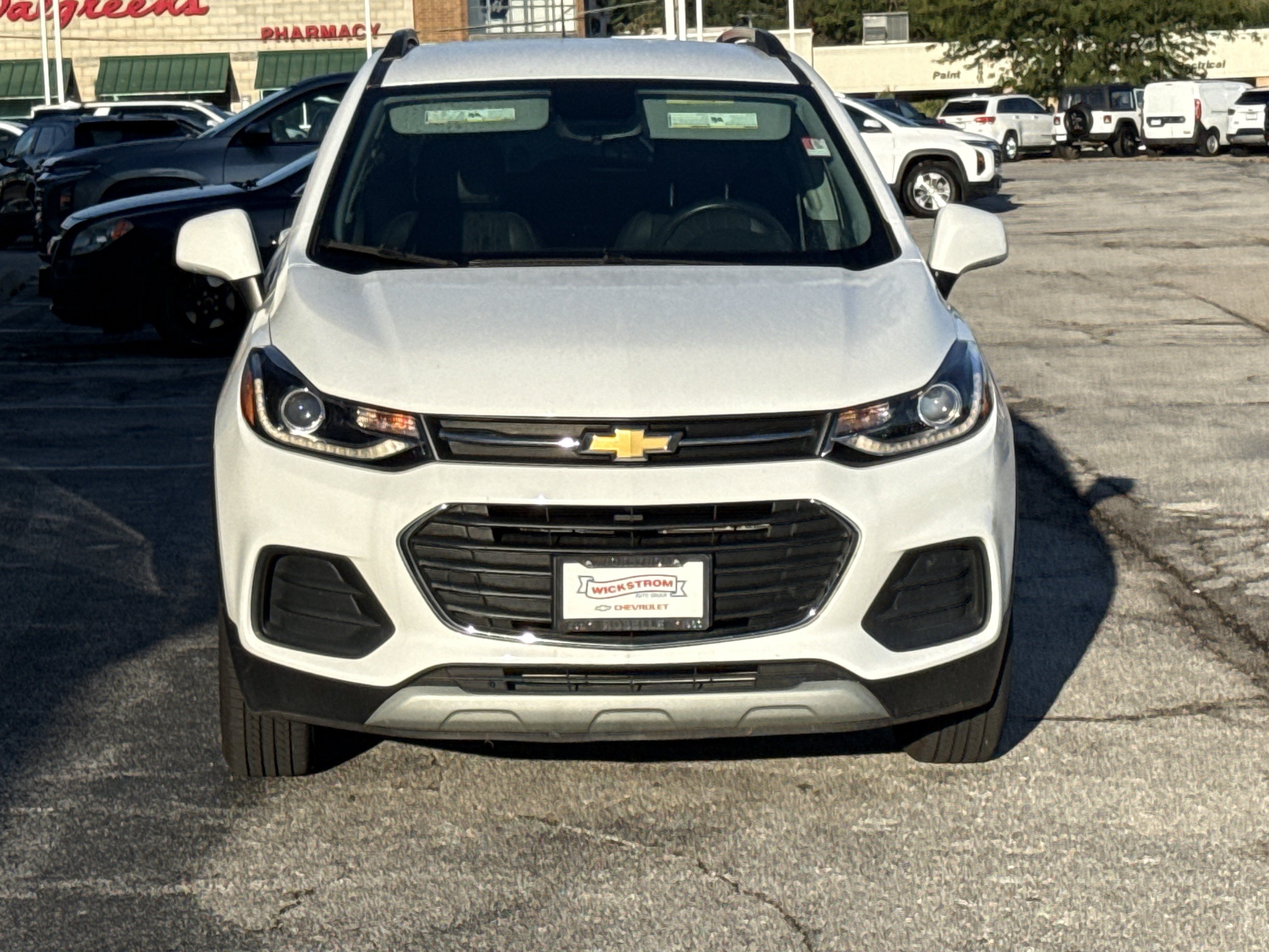 Used 2021 Chevrolet Trax LT w/ LT Convenience Package AWD/4WD image 3
