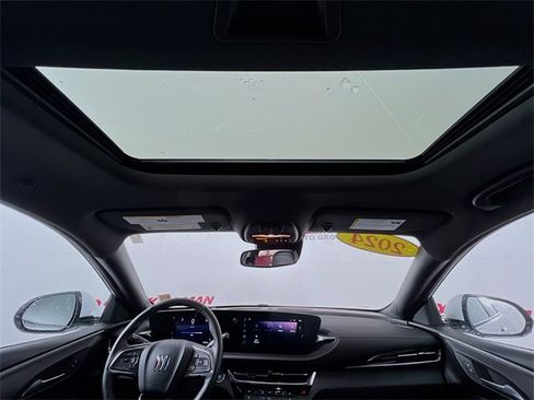 Used 2024 Buick Envista Avenir image 25