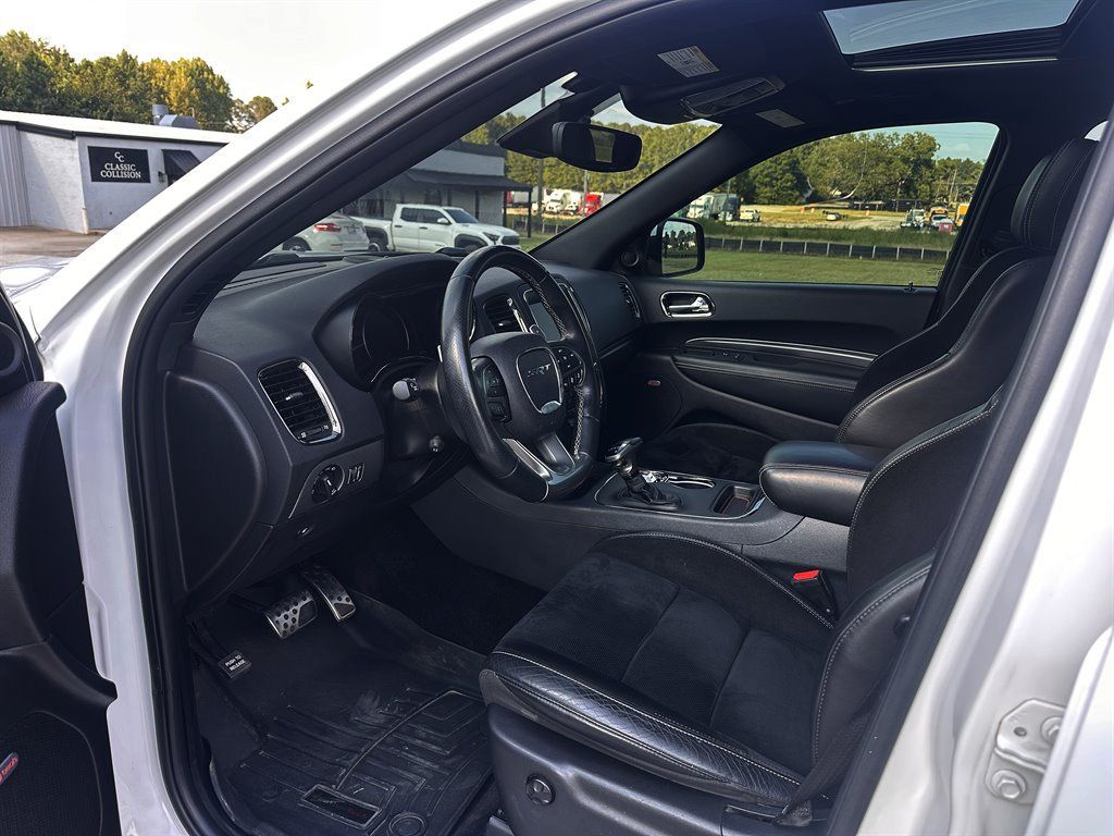Used 2018 Dodge Durango SRT w/ Technology Group AWD/4WD image 5